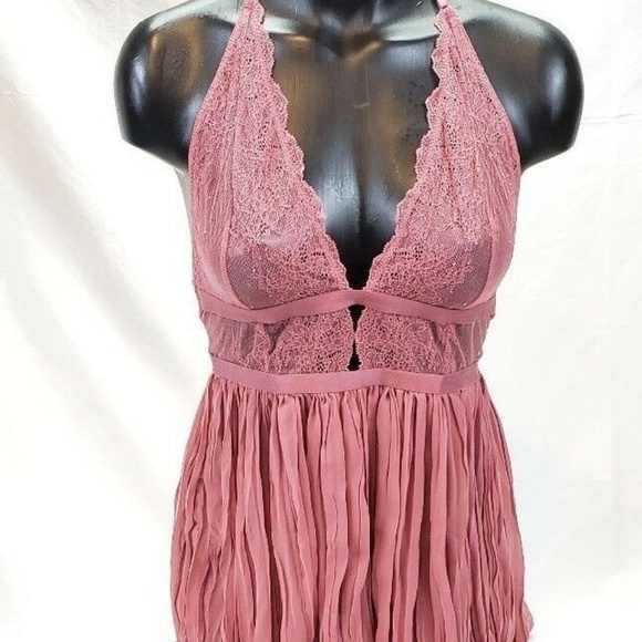 New - Medium Victoria's Secret VERY SEXY Pleated Babydoll Flyaway - Picture 1 of 8